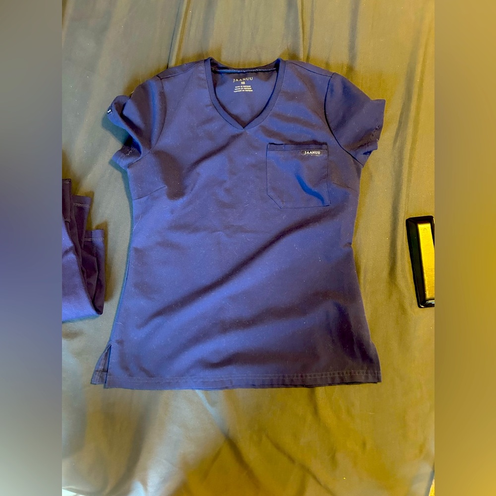 Jaanuu Navy Scrub set